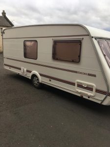 *SOLD* 2001 Compass Kensington – 4 berth with full end bathroom and separate shower.