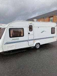 *SOLD* 2005 Eldiss Teviot – 4 Berth with motor movers and fixed bed!