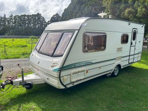 *SOLD* 2002 Abbey GTS Vougue 416 – 4 berth with brand new solar system, full bathroom and motor movers