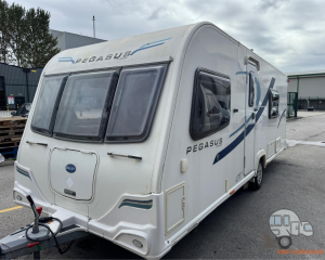 Bailey Verona – 4 berth w/ motor movers & full end bathroom